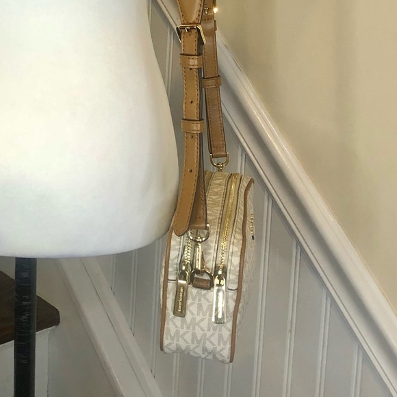 MICHAEL KORS White MK Monogram Jet Set Crossbody Shoulder Bag - Picture 7 of 17